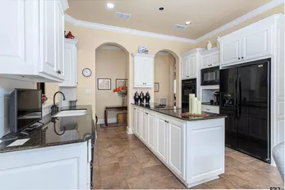 1117 Laurelwood Drive, Tyler, TX 75703 - Photo 9