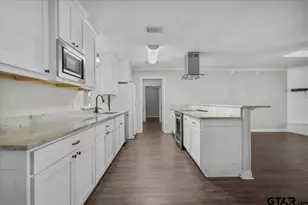 903 Joel, Tyler, TX 75703 - Photo 9