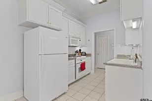 5610 Hollybrook Dr, Tyler, TX 75703 - Photo 7