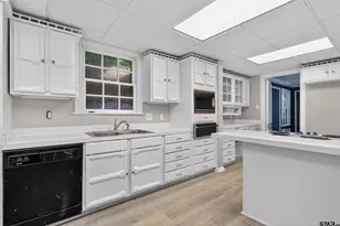 318 W 5th St, Tyler, TX 75701 - Photo 11
