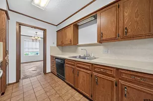 6701 Vivian Ct, Tyler, TX 75703 - Photo 5