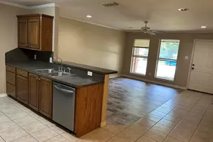 8325 Garrett Dr, Tyler, TX 75703 - Photo 9