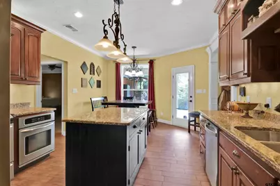 516 E Fifth St, Rusk, TX 75785 - Photo 9