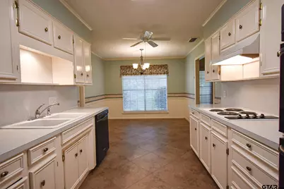 713 Meadow Creek, Tyler, TX 75703 - Photo 17