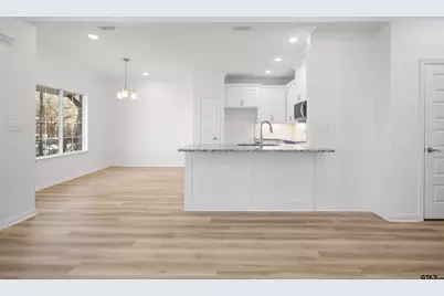 1310 Claude, Tyler, TX 75702 - Photo 11