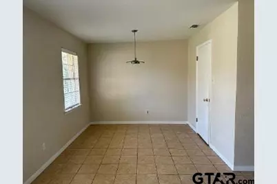 2029 Hunter, Tyler, TX 75701 - Photo 3