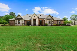 145 Deerfield Rd N, Longview, TX 75605 - Photo 1