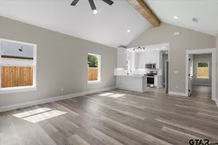 838 W Devereaux St, Jacksonville, TX 75766 - Photo 5