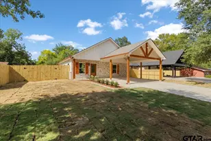 838 W Devereaux St, Jacksonville, TX 75766 - Photo 3