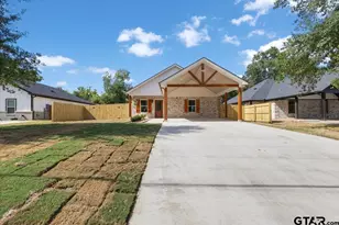 838 W Devereaux St, Jacksonville, TX 75766 - Photo 1