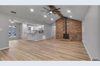 18208 N Lakeview, Troup, TX 75789 - Photo 9
