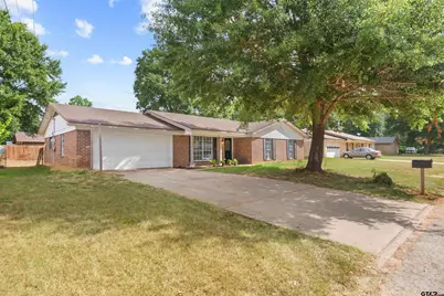 305 Larkspur Ln, Palestine, TX 75803 - Photo 1