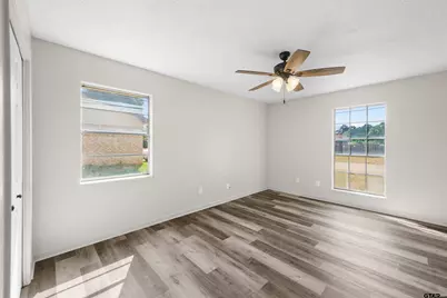 305 Larkspur Ln, Palestine, TX 75803 - Photo 27