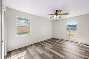 305 Larkspur Ln, Palestine, TX 75803 - Photo 27