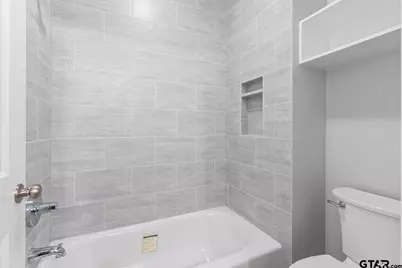 527 N College St #3, Lindale, TX 75771 - Photo 15