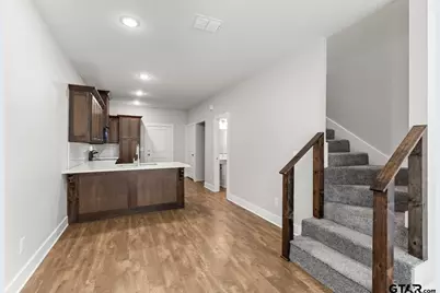 527 N College St #3, Lindale, TX 75771 - Photo 5