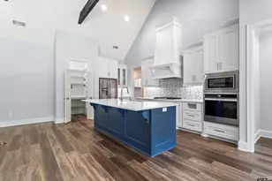 2635 Oak Creek Blvd, Tyler, TX 75703 - Photo 7