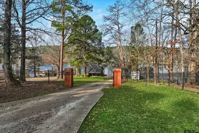 3075 E Lake Dr, Gladewater, TX 75647 - Photo 15