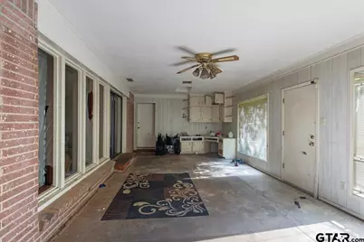 2006 N Palace Ave, Tyler, TX 75702 - Photo 9