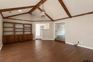 1802 Everglades Dr, Tyler, TX 75703 - Photo 9