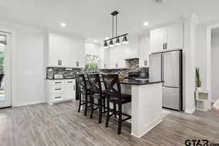 19379 Cedarpark Pl, Lindale, TX 75771 - Photo 13