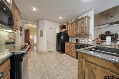 209 Heritage Ct, Lindale, TX 75771 - Photo 17