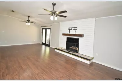 111 E Oak St, Yantis, TX 75497 - Photo 9