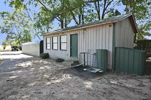 111 E Oak St, Yantis, TX 75497 - Photo 5