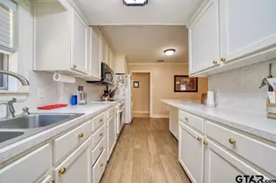 100 Heights Park, Longview, TX 75601 - Photo 13