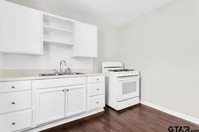 1502 E Earle Street, Tyler, TX 75702 - Photo 13