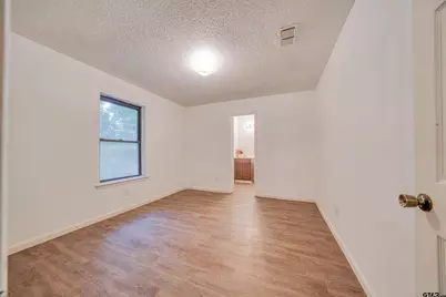 204 Cedarcrest Dr, Marshall, TX 75672 - Photo 11