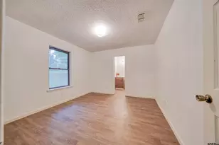 204 Cedarcrest Dr, Marshall, TX 75672 - Photo 11