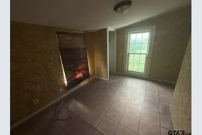 409 W Carneige, Winnsboro, TX 75494 - Photo 11