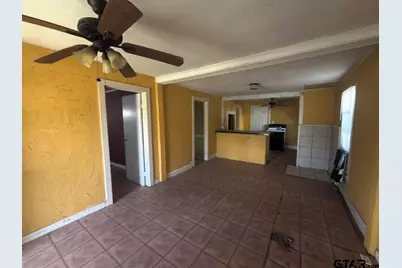 409 W Carneige, Winnsboro, TX 75494 - Photo 3