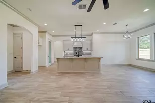 3906 French Dr, Longview, TX 75604 - Photo 3