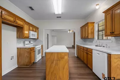 703 Daniel St, Gladewater, TX 75647 - Photo 17
