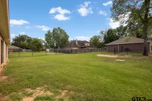 703 Daniel St, Gladewater, TX 75647 - Photo 45