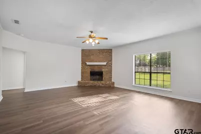703 Daniel St, Gladewater, TX 75647 - Photo 11