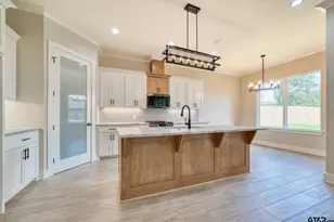 3902 French Dr, Longview, TX 75604 - Photo 3