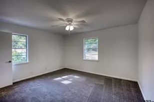 130 Hillcrest Dr, Palestine, TX 75801 - Photo 13