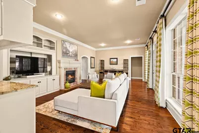 6805 Hollytree Circle, Tyler, TX 75703 - Photo 13