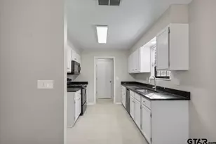 907 Peggy Dr, Whitehouse, TX 75791 - Photo 11