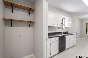 907 Peggy Dr, Whitehouse, TX 75791 - Photo 13