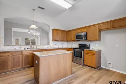 386 Molly, Lindale, TX 75771 - Photo 9