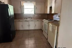 201 1/2 S Wofford St, Athens, TX 75751 - Photo 3