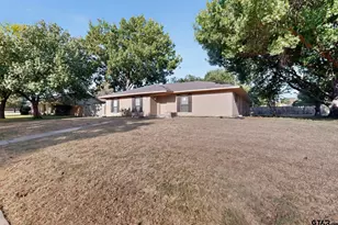 723 Terrace Dr, DeSoto, TX 75115 - Photo 3