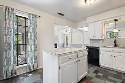 10887 Knollwood, Tyler, TX 75703 - Photo 9