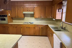 239 W Ayers St, Frankston, TX 75763 - Photo 9