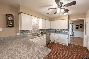 1303 W Loop 564, Mineola, TX 75773 - Photo 5