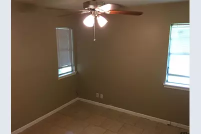 2011 Lee St, Tyler, TX 75702 - Photo 11